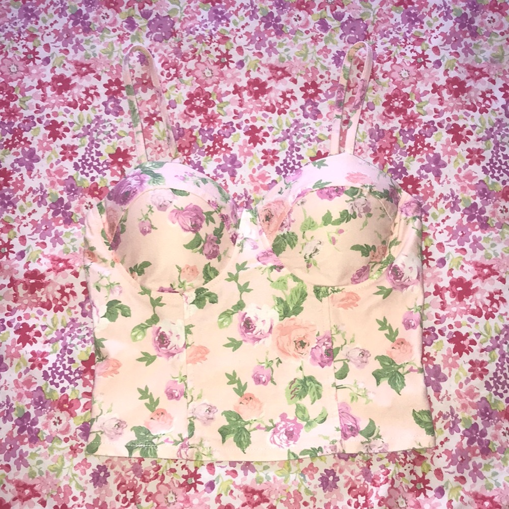 Mangosteen pink flower patterned crop top